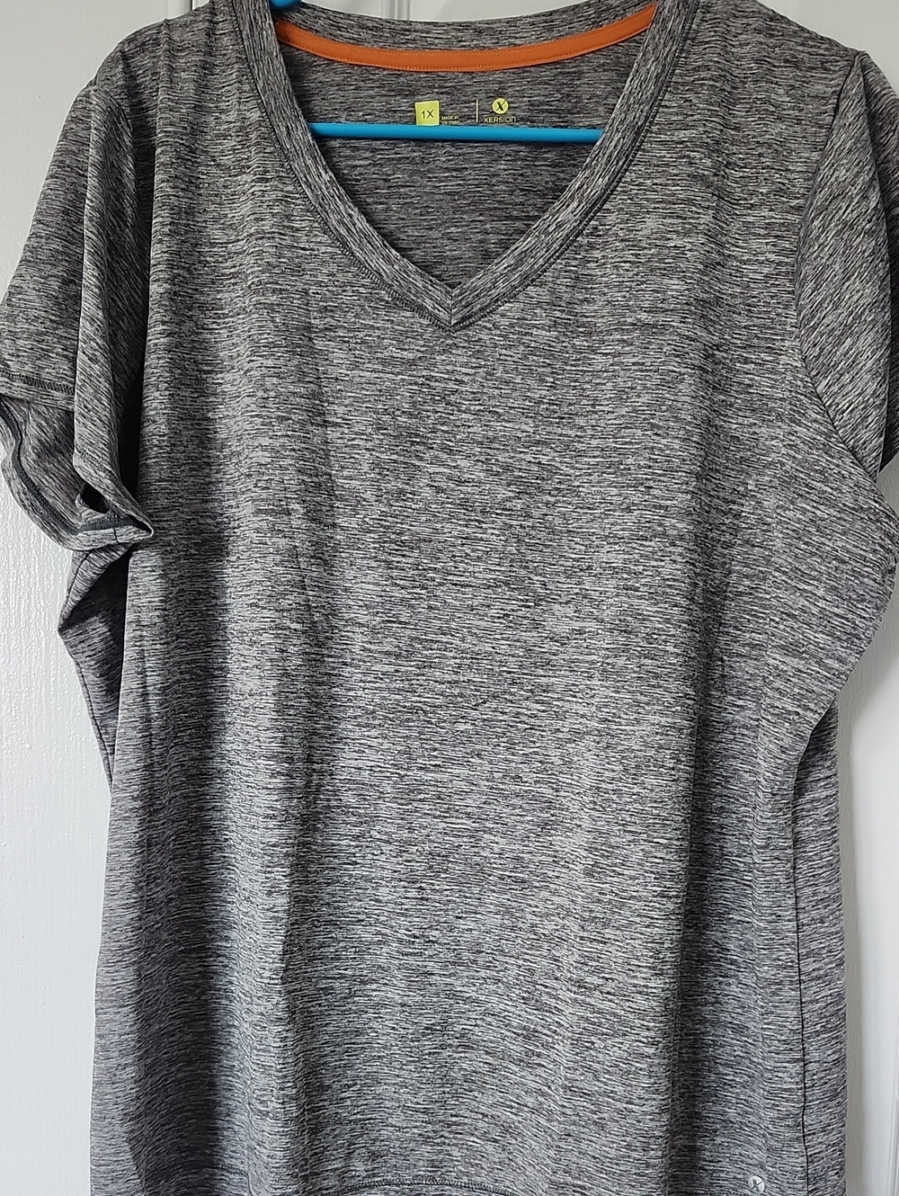NWOT Xersion Gray Heather V-Neck Short Sleeve Tee 1X